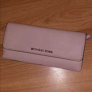 Michael Kors light pink wallet